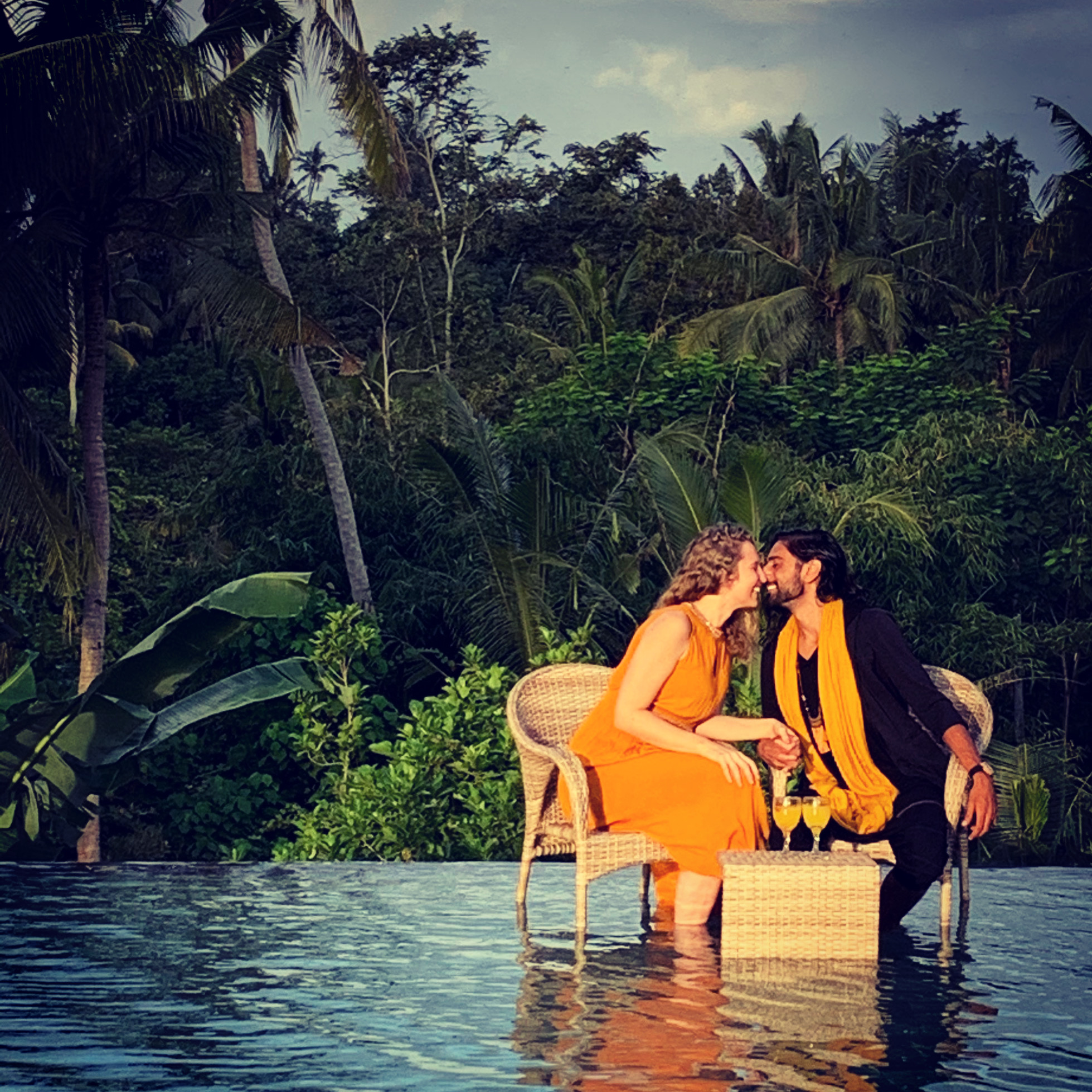 Water Table Kiss